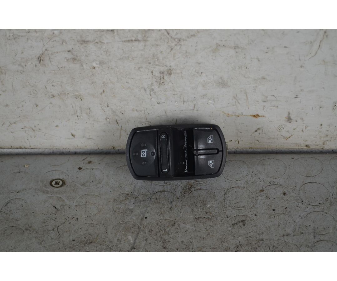 Pulsantiera Alzacristalli Anteriore SX Opel Corsa D  Dal 2006 al 2014 Cod 13258521PA  1735909442260