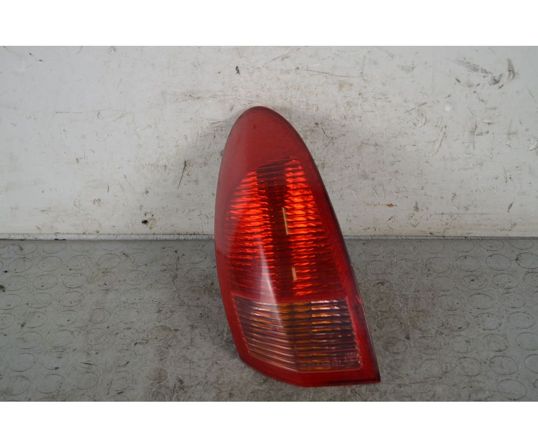 Fanale stop posteriore esterno DX Alfa Romeo 147 Dal 2000 al 2005 Cod OE 46556347  1737114710257