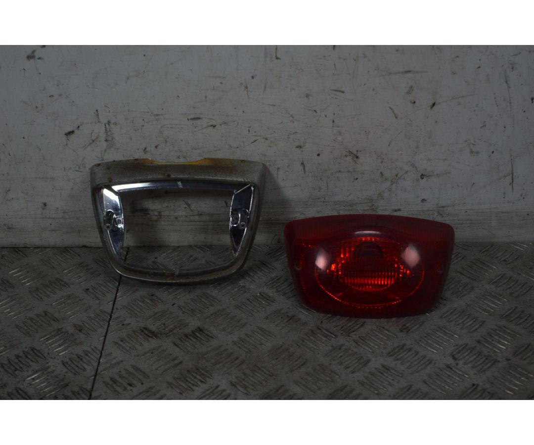 Fanale Stop Posteriore Piaggio Vespa LX 50 / 125 / 150 Dal 2012 al 2013  1737456945980