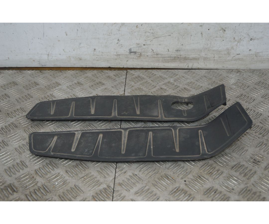 Tappetini Poggiapiedi Piaggio MP3 300 Sport IE Dal 2016 Al 2018  1737535985463