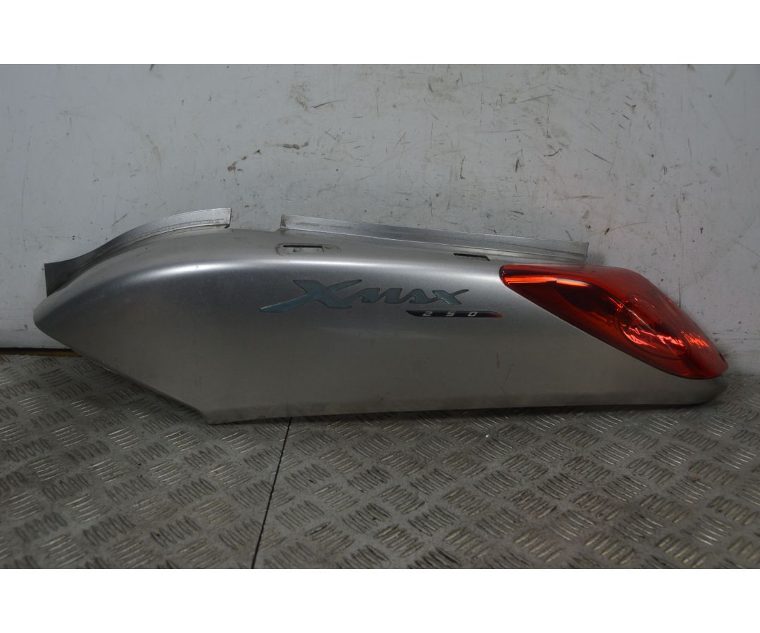 Carena Fianchetto Posteriore Con Stop Sinistro Sx Yamaha Xmax X-max 250 dal 2005 al 2009  1737625858615
