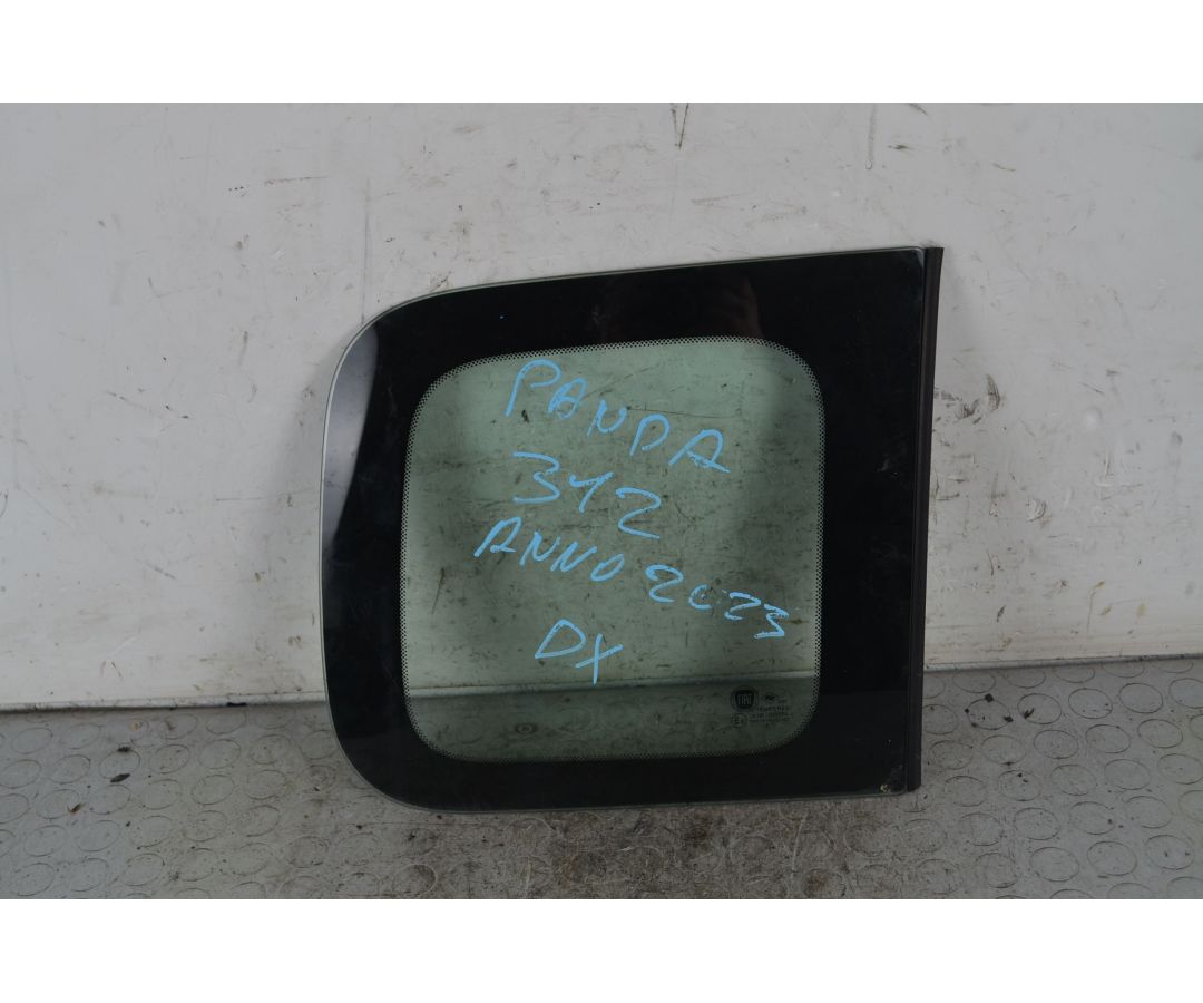 Vetro Fisso Posteriore DX Fiat Panda 312 Dal 2012 al 2017 Cod 51843628  1737704924842