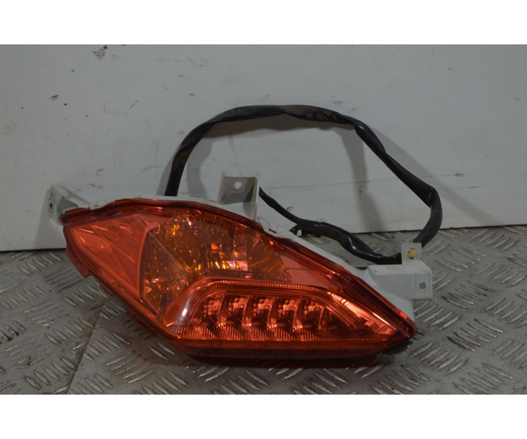 Fanale Stop Destro DX Yamaha Xmax X-max 300 dal 2017 al 2020  1740134892025