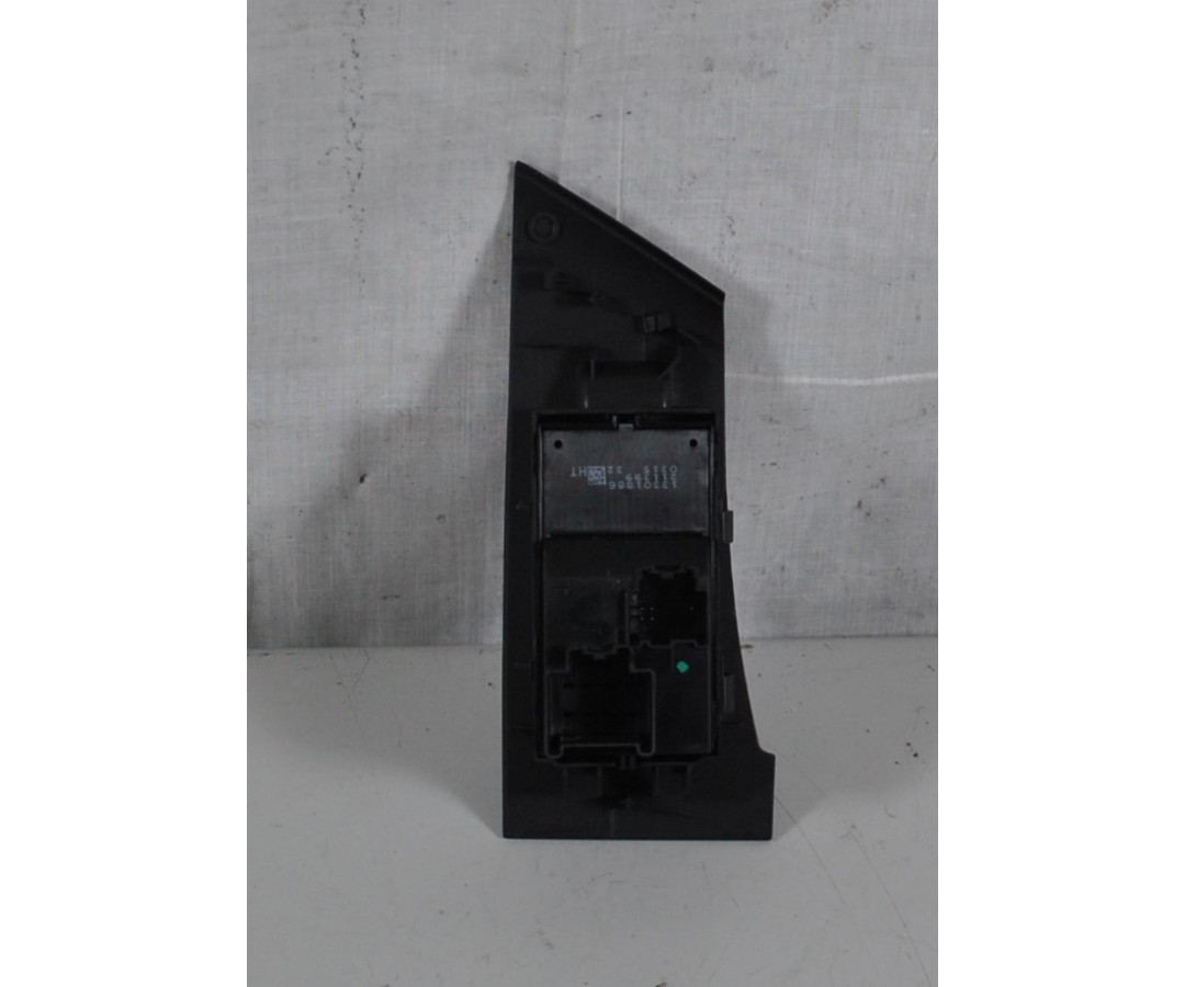 Pulsantiera alzacristalli anteriore DX Opel Astra J dal 2009 al 2020 cod 13301886  1619602420001