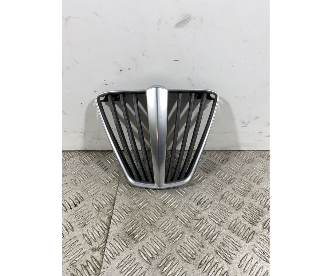 Carena Griglia Anteriore Piaggio MP3 250 Dal 2006 Al 2011  1741008015458