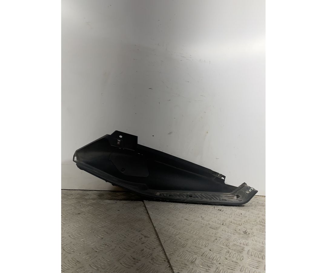 Carena Pedana Poggiapiedi Destra DX Piaggio MP3 300 Dal 2010 al 2016  1741336409165