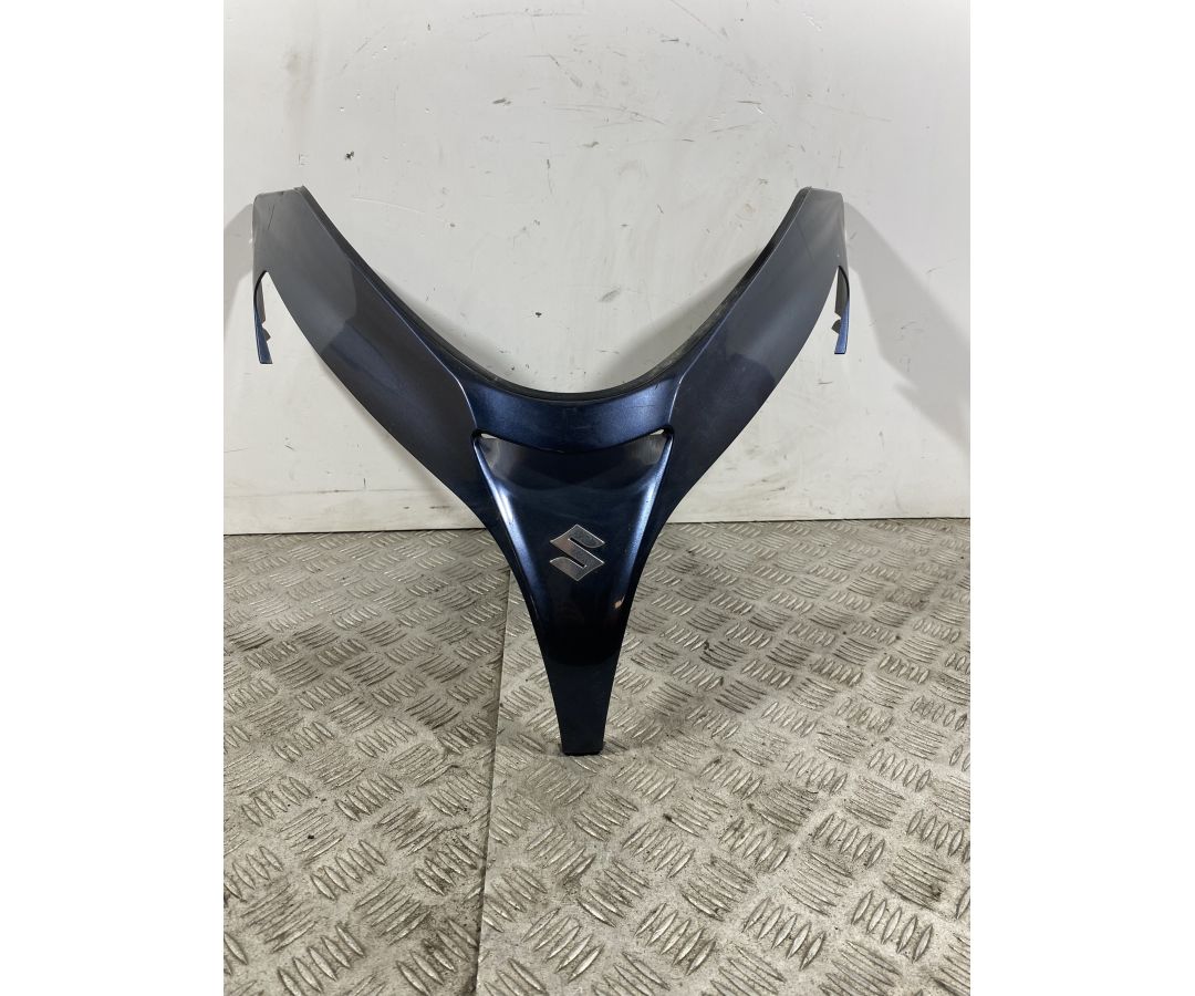 Carena Scudetto Boomerang Anteriore Suzuki Burgman 400 K7 dal 2007 al 2013  1741363765227