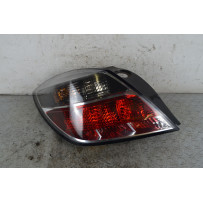 Fanale Stop Posteriore SX Opel Astra H 3p Dal 2004 al 2011 Cod 93190790  1741877399499
