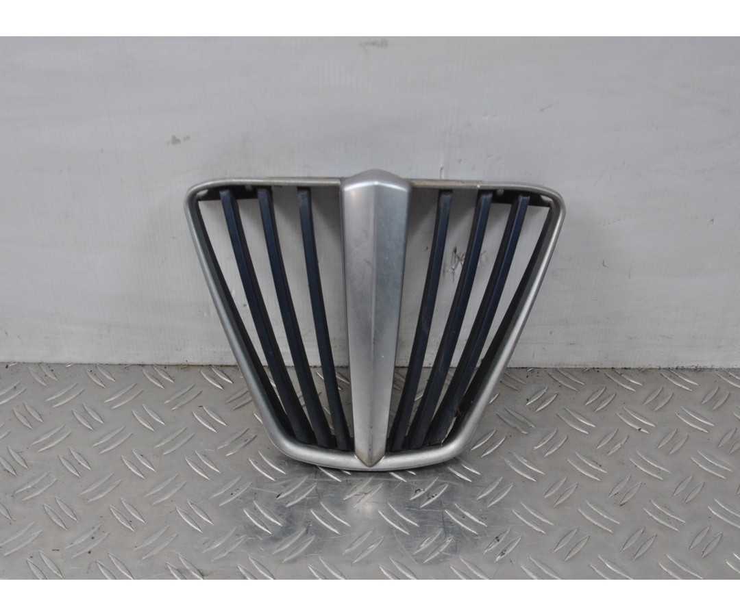 Griglia Anteriore Radiatore Piaggio MP3 300 Hybrid dal 2010 al 2016 cod 655793  1620204995941