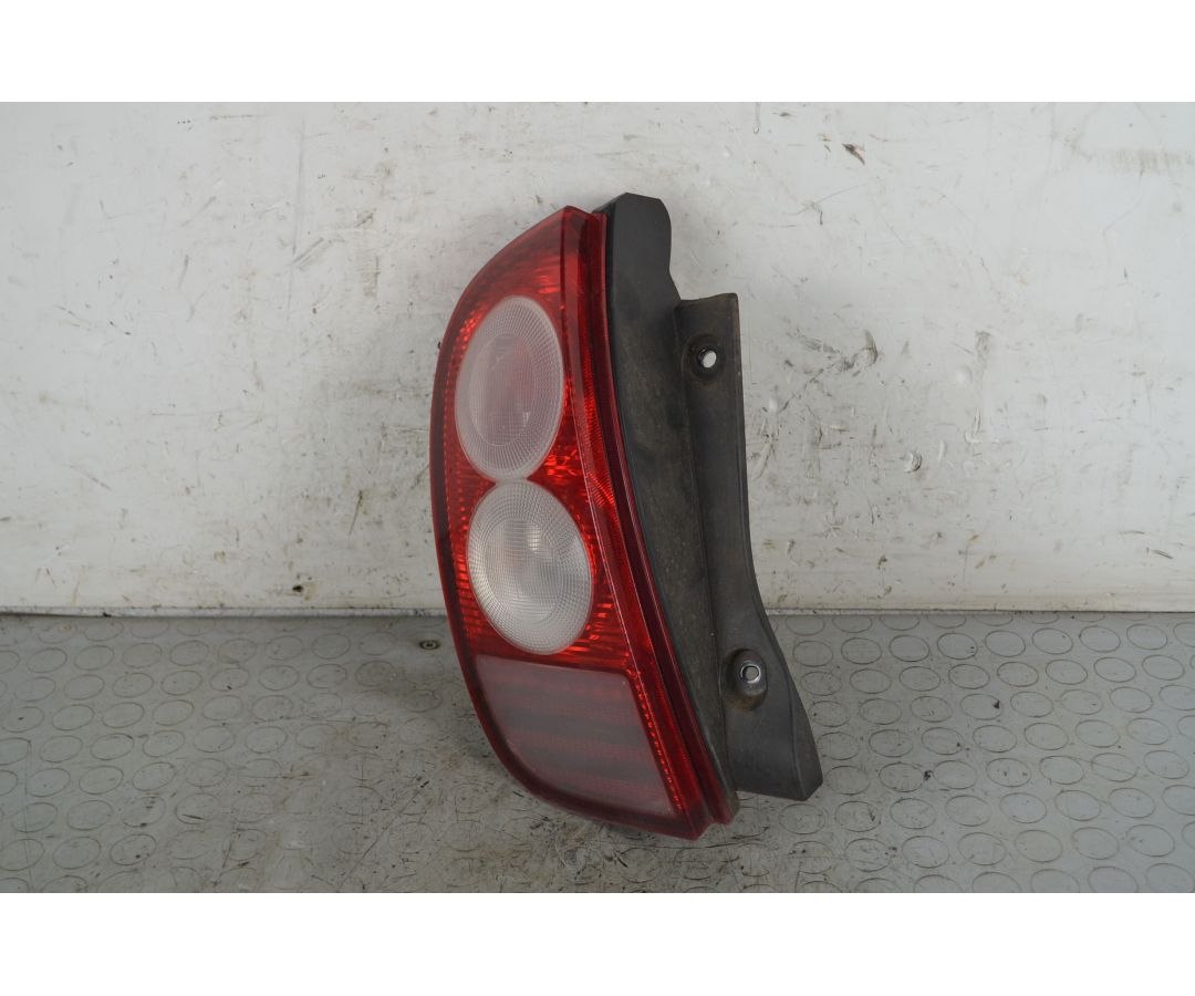 Fanale stop posteriore SX Nissan Micra K12 Dal 2002 al 2006 Cod 26555AX720  1742893503808