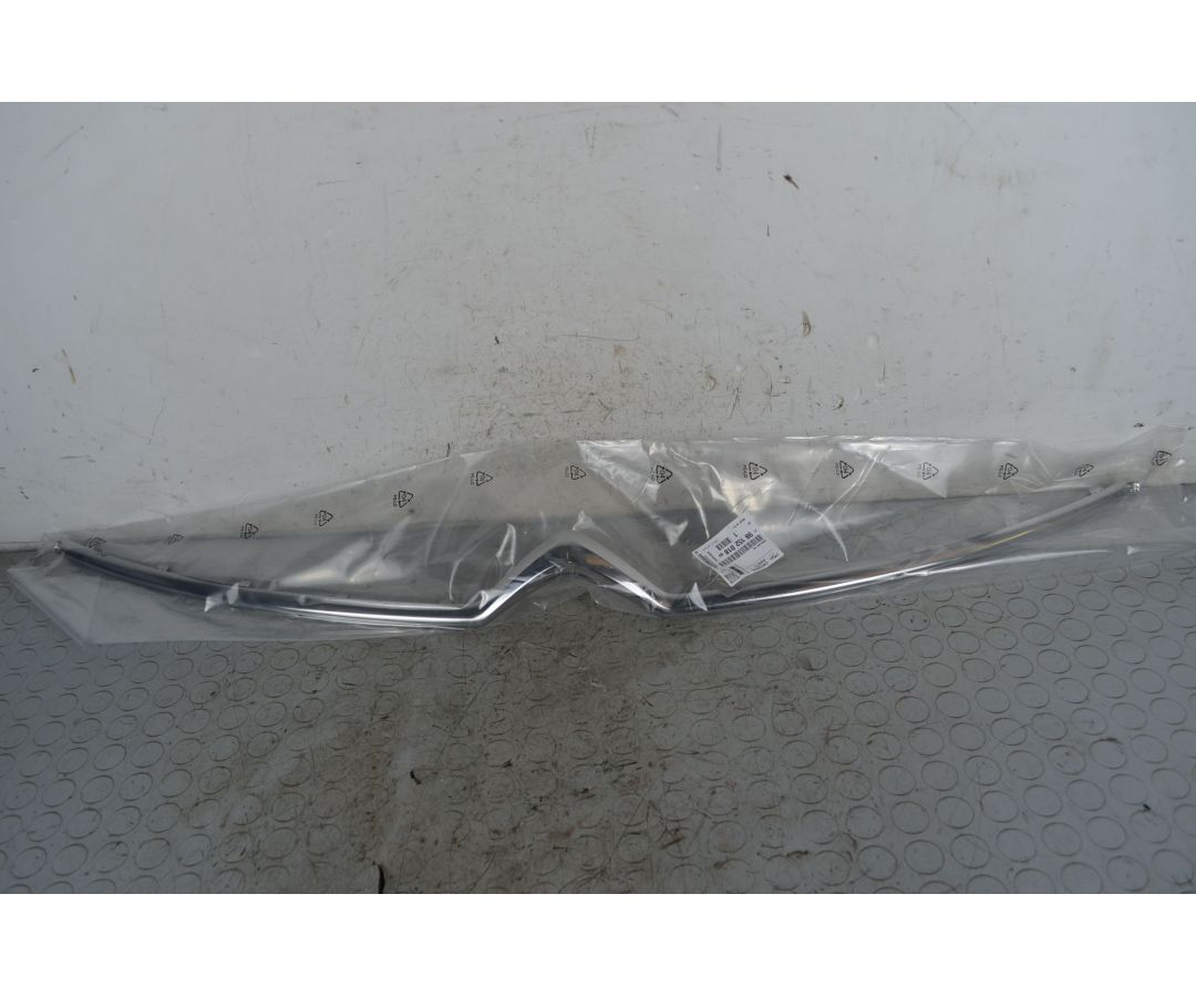 Modanatura griglia anteriore Citroen C4 Picasso Dal 2013 al 2022 Cod 98152018080  1743491527142