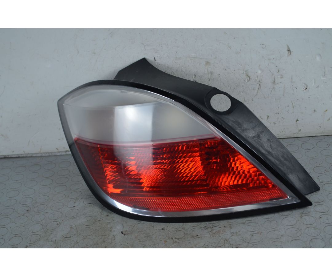 Fanale Stop Posteriore SX Opel Astra H 5p Dal 2004 al 2011 Cod 13222324  1743771100683