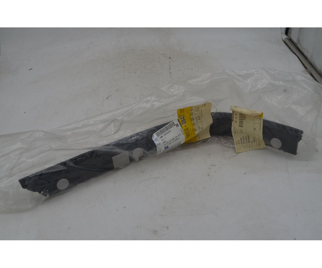 Profilo di guida paraurti posteriore DX Opel Zafira A Dal 1999 al 2005 Cod 90580842  1744018401143