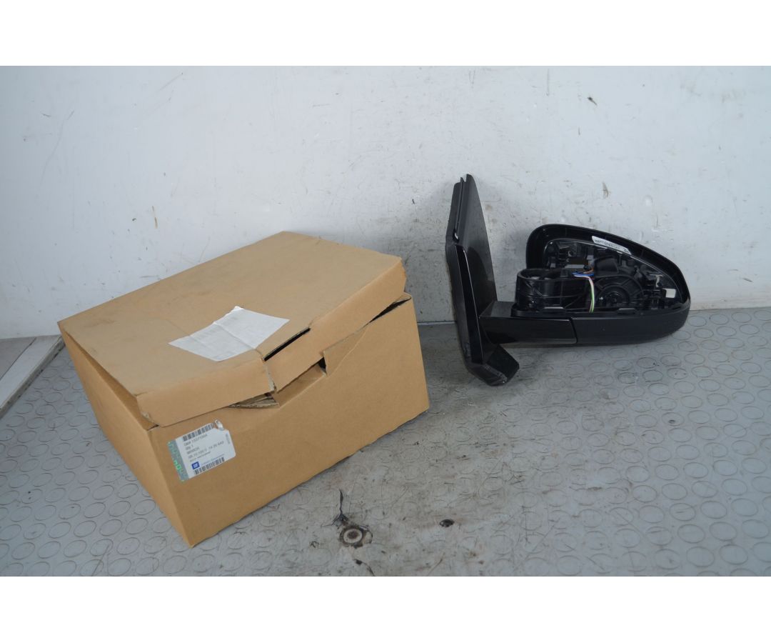 Specchietto retrovisore esterno SX Opel Adam Dal 2012 al 2019 Cod 13371994  1744099418016