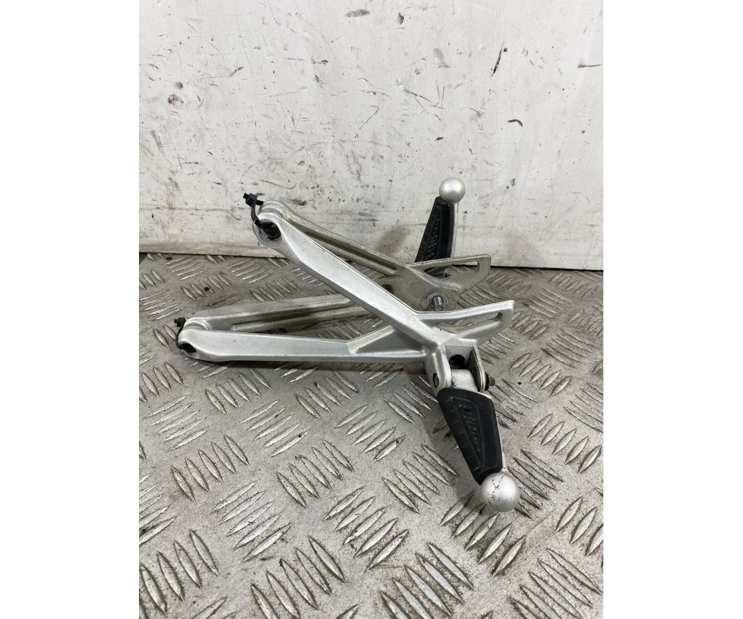 Coppia Pedana Poggiapiedi Posteriore Benelli TRK 502 Dal 2017 al 2019  1744635830739