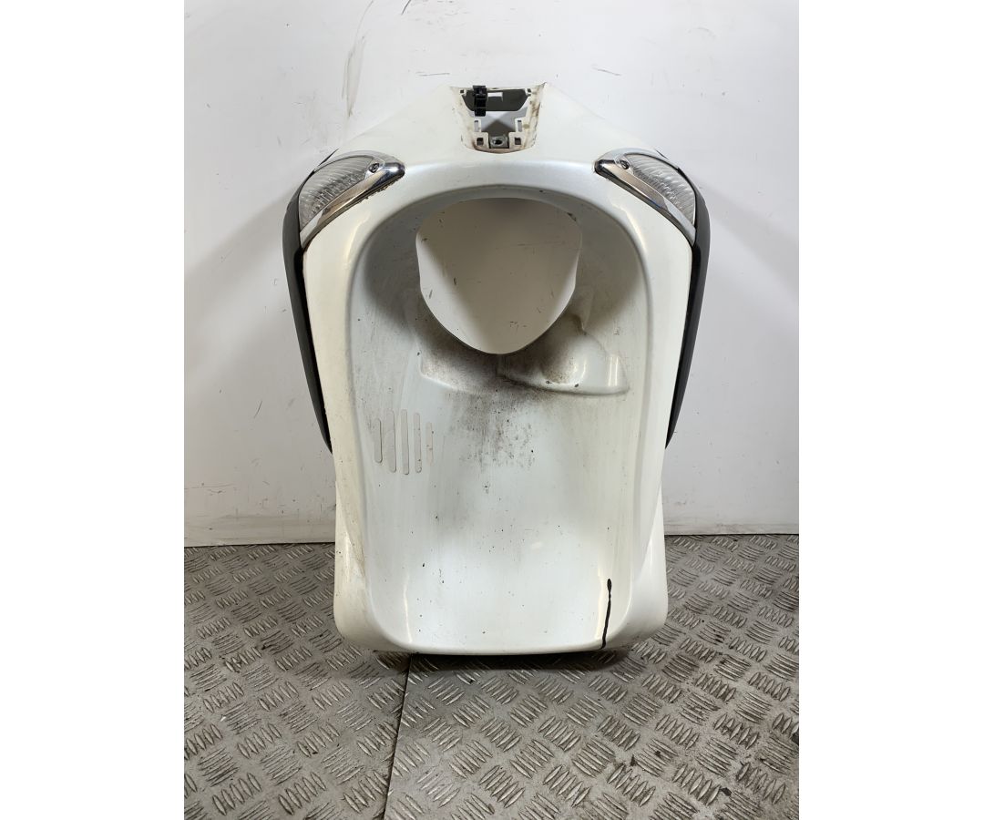 Carena Scudo Anteriore Con Frecce Piaggio Liberty 125 MOC Dal 2009 al 2015  1746537948161