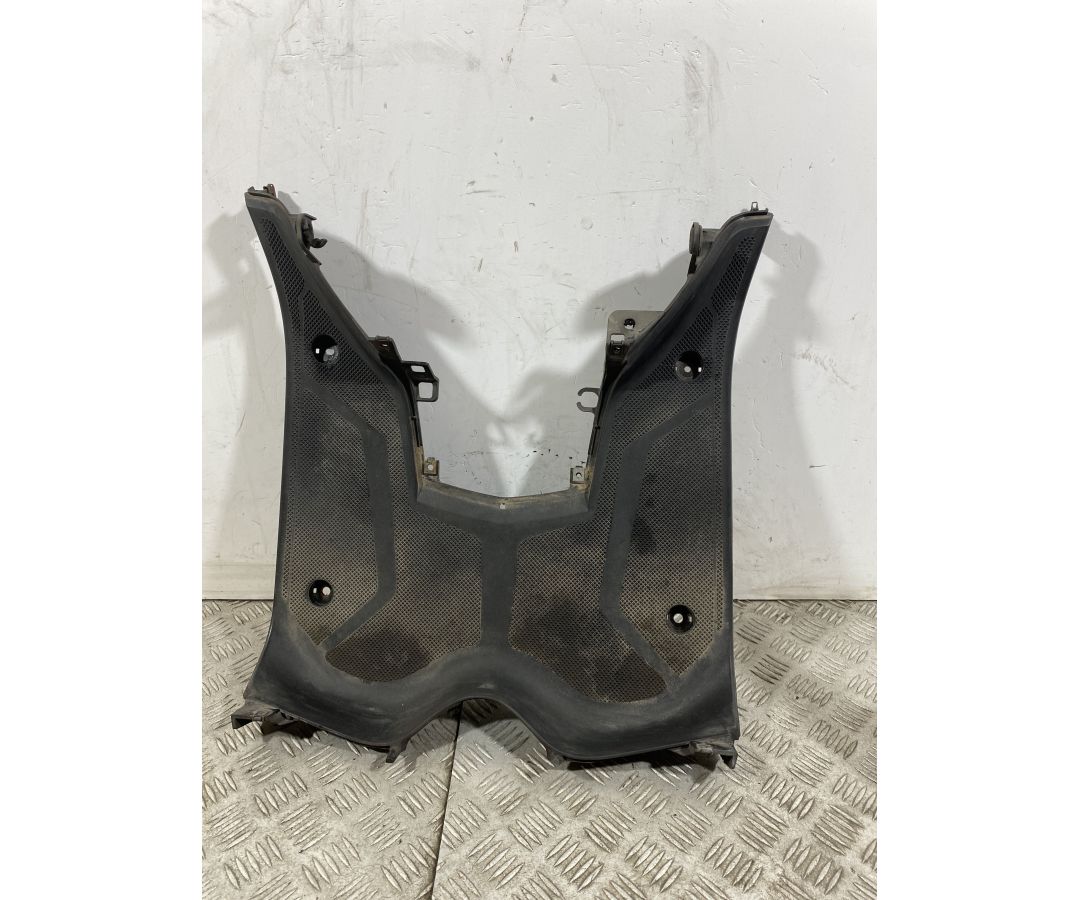 Carena Pedana Poggiapiedi Yamaha Tricity 125 dal 2014 al 2020  1746775782367