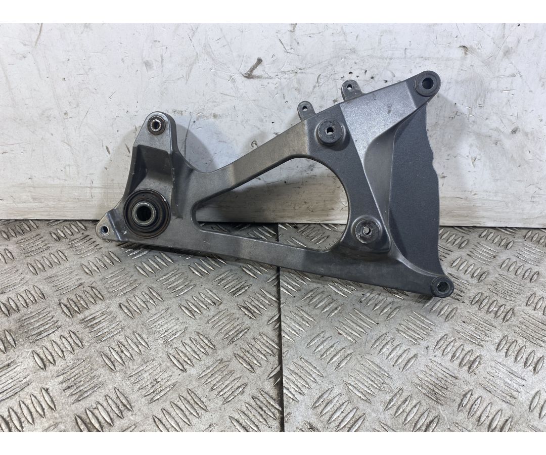 Staffa Supporto Marmitta Benelli Caffènero 125 dal 2011 al 2016  1747304666721