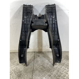 Carena Poggiapiedi Centrale Yamaha Majesty 150 Dal 1999 al 2006  1747838809076