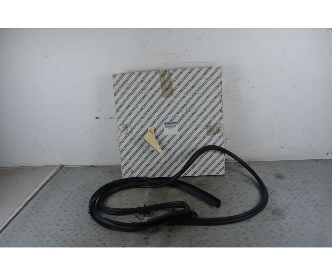Guarnizione porta posteriore SX Fiat Ducato Dal 1994 al 2006 Cod 1318438080-001  1747989803442