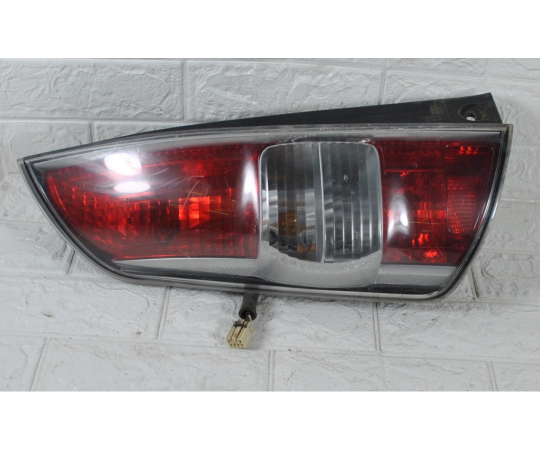 Fanale stop posteriore sinistro SX Daihatsu Sirion Dal 2005 al 2015 Cod 81560B1020  1621937171794