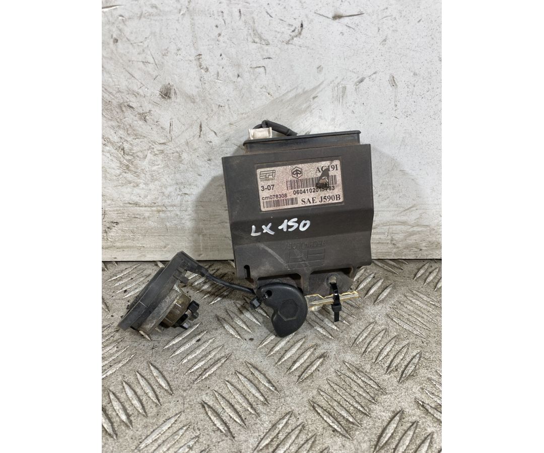 Blocchetto Chiave Piaggio Vespa LX 150 Dal 2005 al 2011 COD CM078308  1747991689638