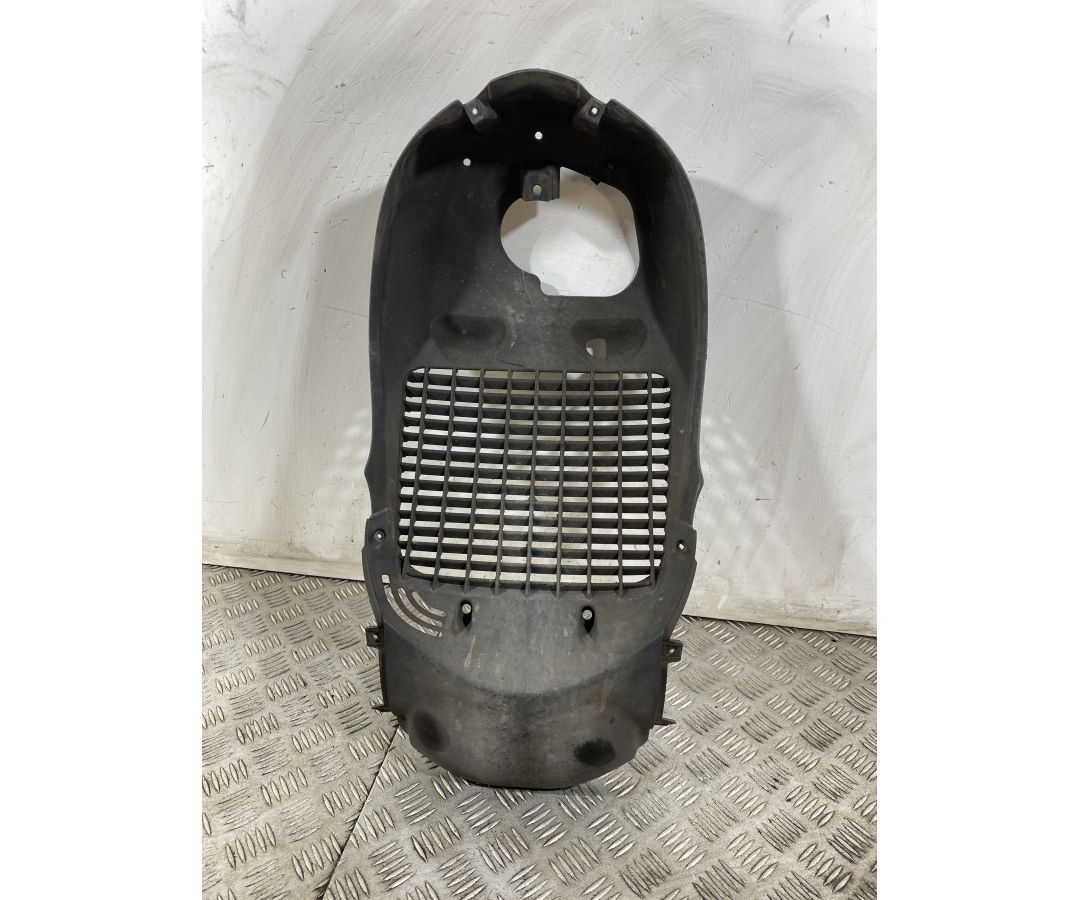 Carena Griglia Radiatore Piaggio Beverly 350 dal 2011 al 2018  1748342249600