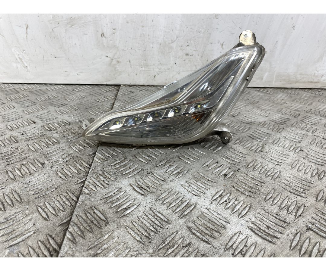 Freccia Anteriore Sinistra Sx Piaggio Beverly 250 dal 2001 al 2010  1748425745173