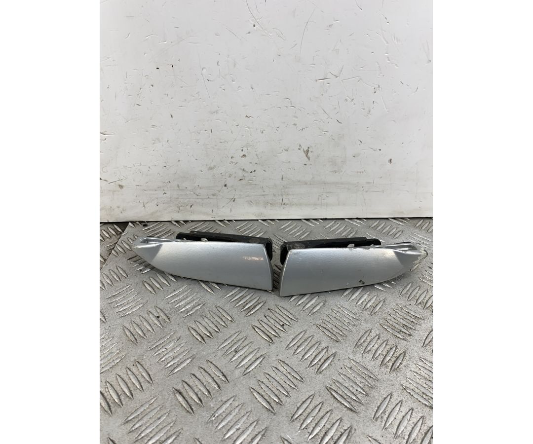 Coppia Pedane Poggiapiedi Passeggero Piaggio Beverly 300 dal 2011 al 2018  1748933881035