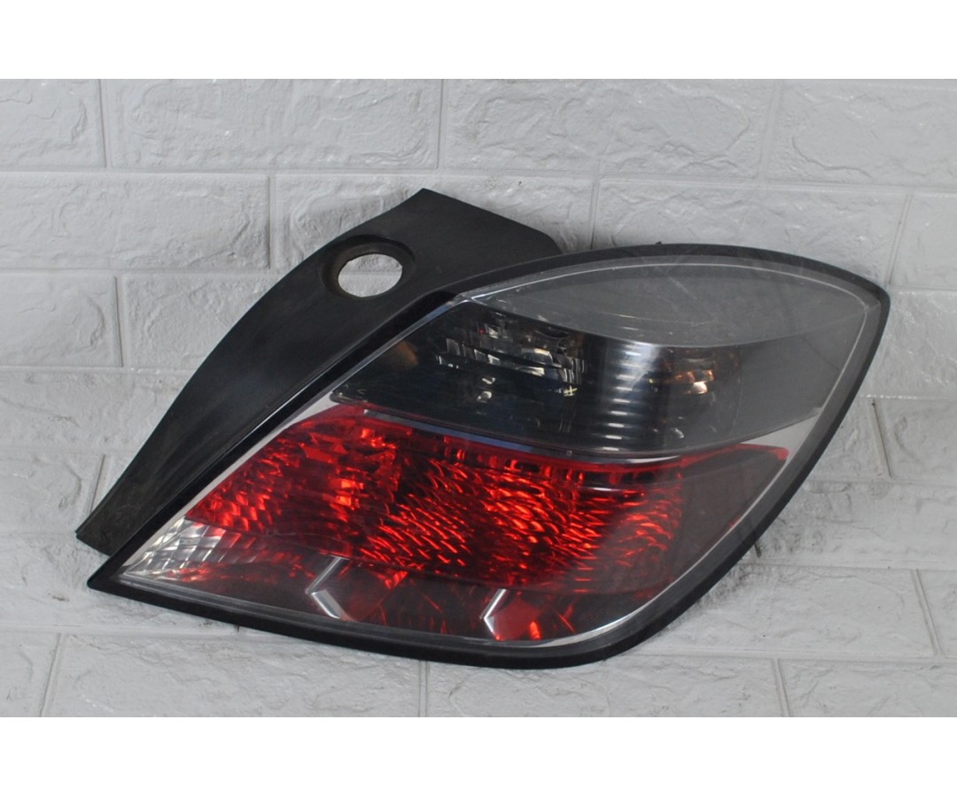 Fanale stop posteriore destro DX Opel Astra H 3p Dal 2004 al 2011 Cod 93190791  1622107897469