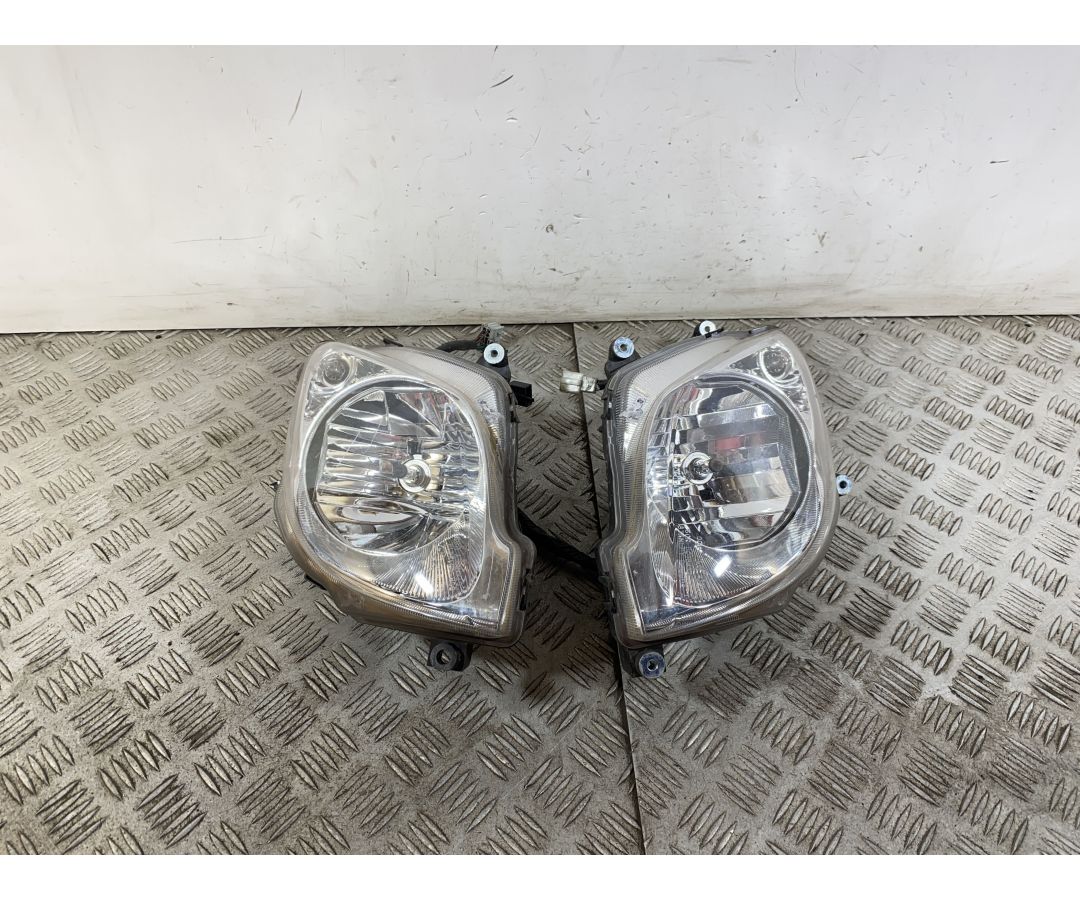 Coppia Fari Fanali Anteriori Honda SW-T 400 dal 2008 al 2016 2 attacchi rotti  1749135729293