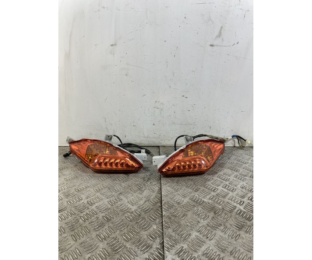 Fanale Stop Posteriore Yamaha Xmax X-max 300 dal 2017 al 2020  1749631371811
