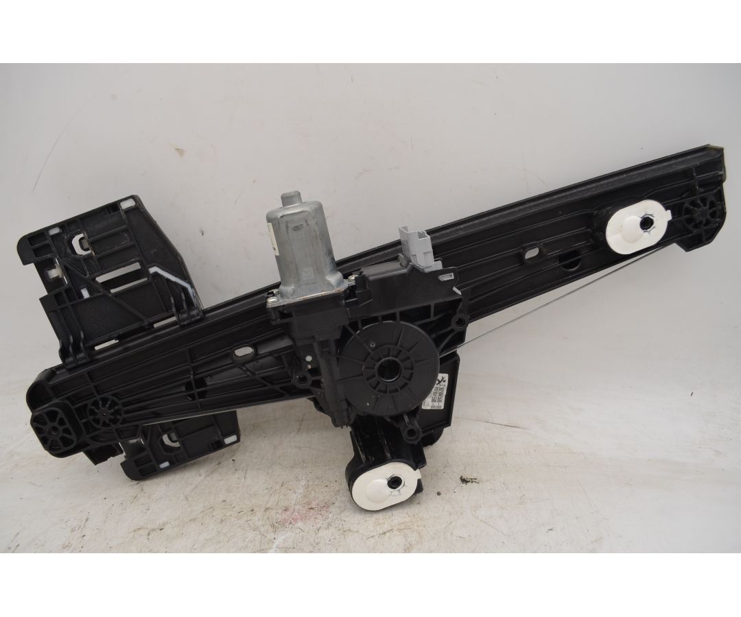 Motorino Alzavetro Posteriore DX Peugeot 208 Dal 2023 in poi Cod 9829045580-00  1750064618831