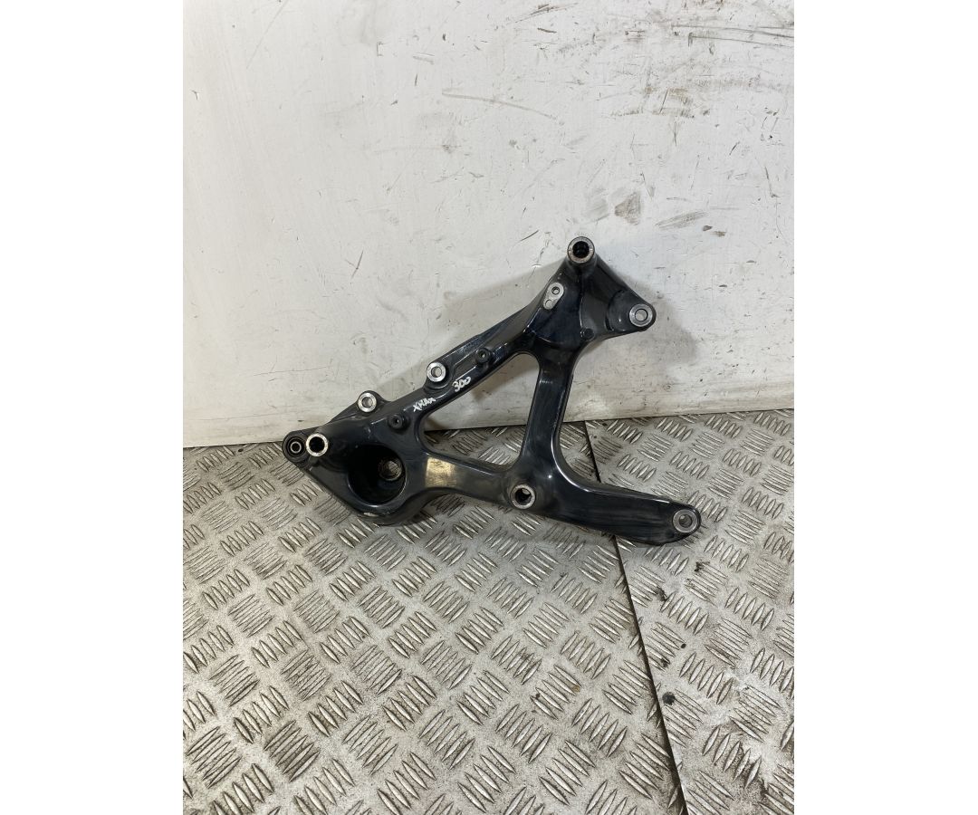 Staffa Supporto Marmitta Yamaha Xmax X-max 300 dal 2017 al 2020  1750067654287