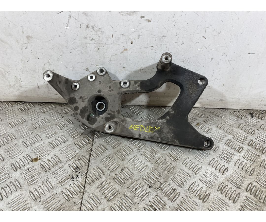 Staffa Supporto Marmitta Piaggio Medley 125 Del 2020  1750172525489