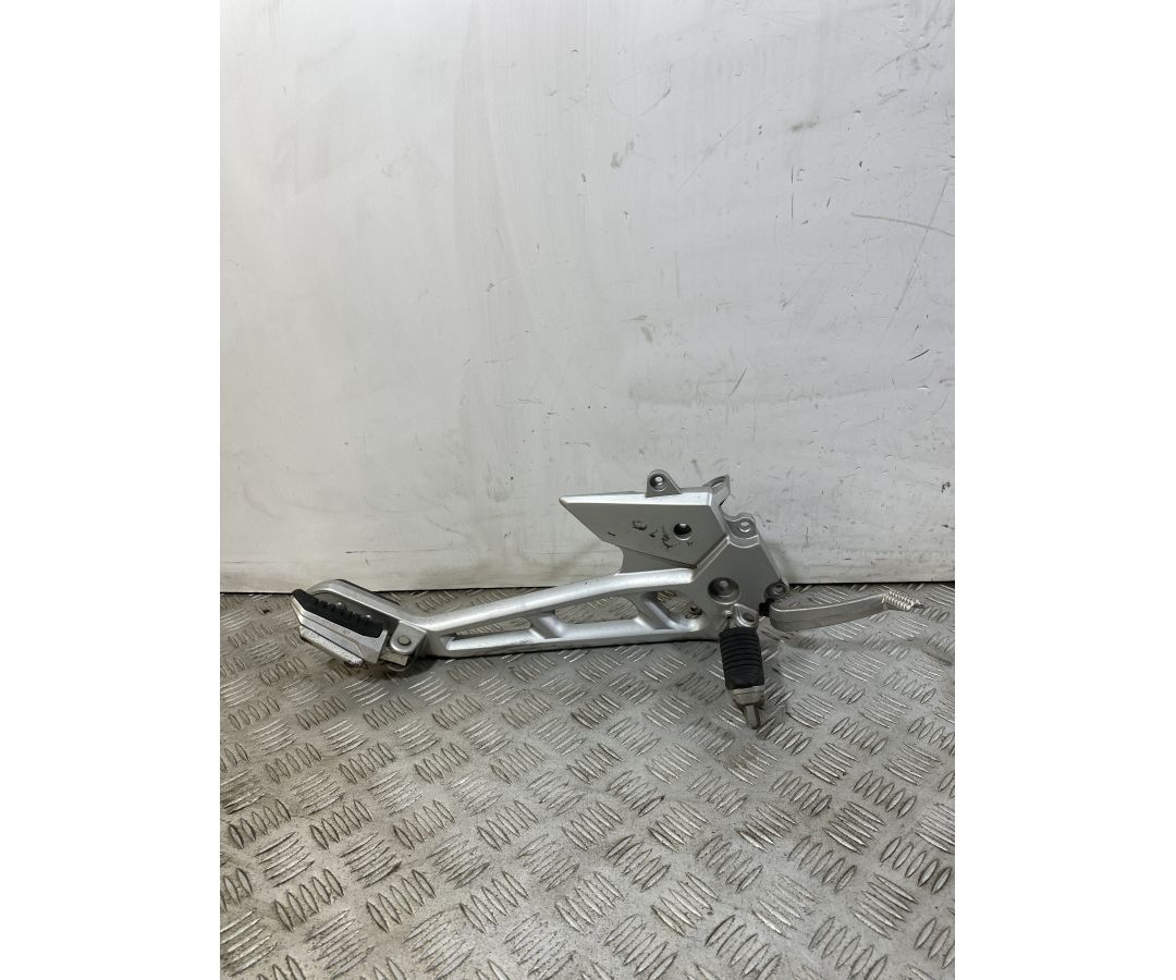 Pedana Poggiapiedi Destro Con Freno Suzuki GSR 600 dal 2006 al 2011  1750686860397