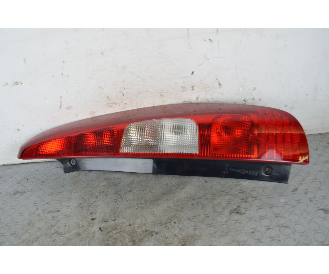 Fanale Stop Posteriore DX Mitsubishi Colt Dal 2004 al 2009 Cod MN186270  1751364202041