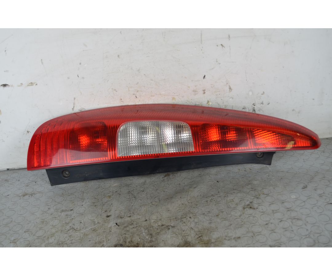 Fanale Stop Posteriore SX Mitsubishi Colt Dal 2004 al 2009 Cod MN186269  1751364709960