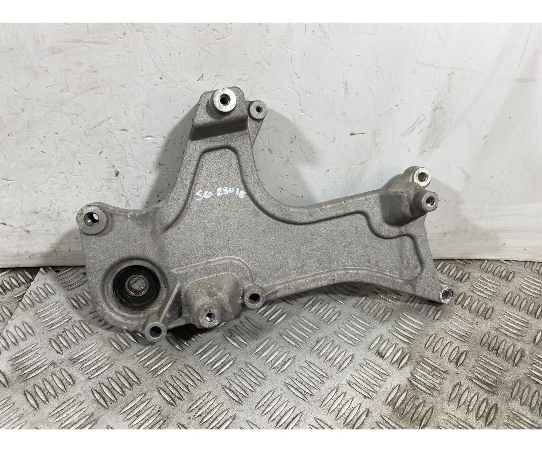 Staffa Supporto Marmitta Aprilia Scarabeo 250 dal 2006 al 2012  1752157373269