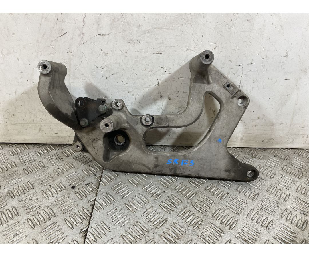 Staffa Supporto marmitta Aprilia SR GT 125 Dal 2022 al 2025  1752758042069