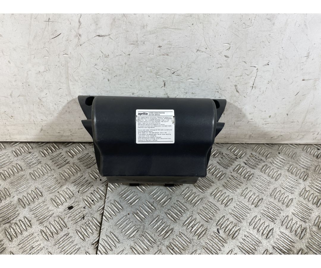 Carena Tappo Coperchio batteria Aprilia Scarabeo 250 dal 2006 al 2012  1752841017264