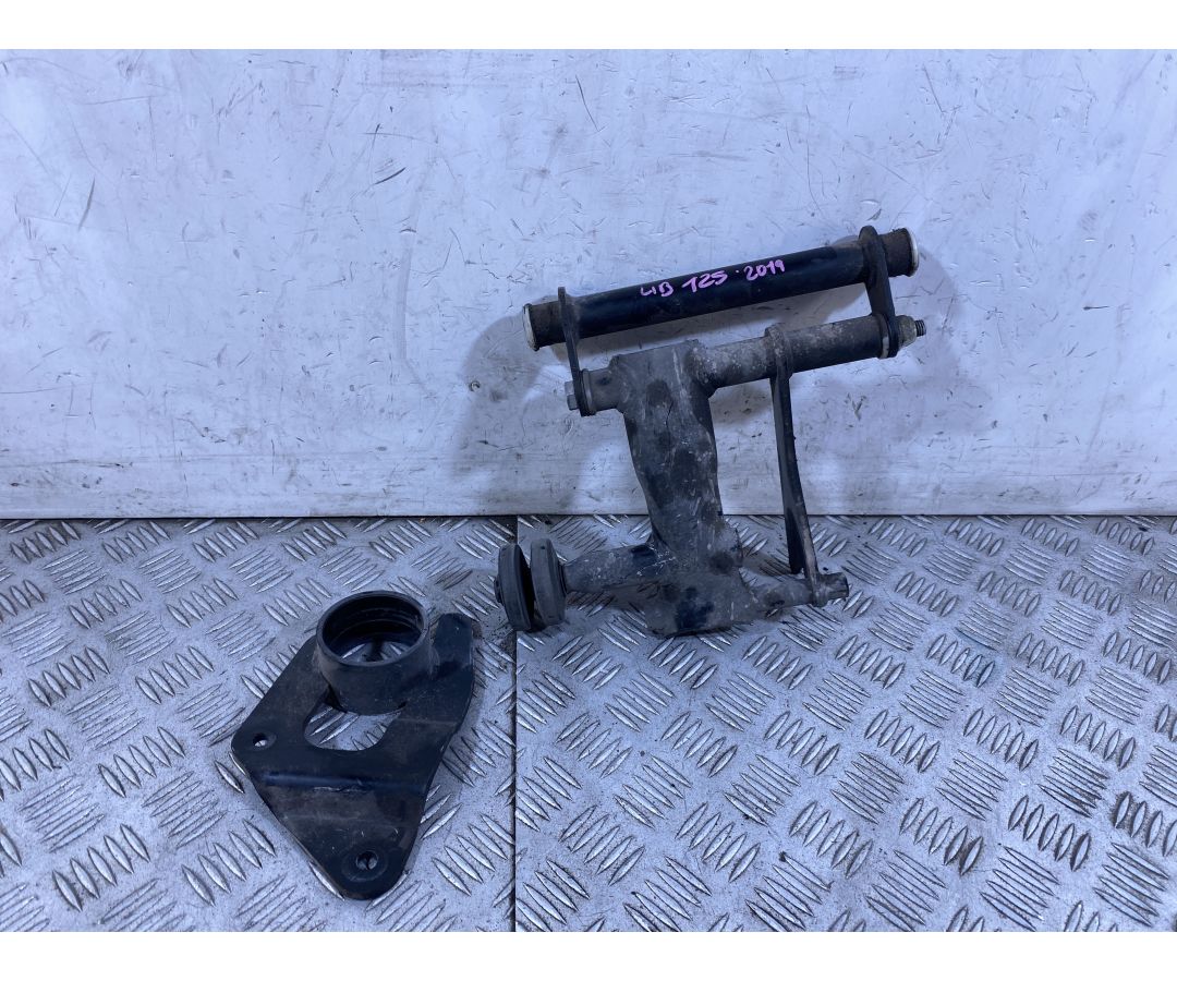 Staffa Supporto Motore Piaggio Liberty 125 dal 2004 al 2016  1754400119648