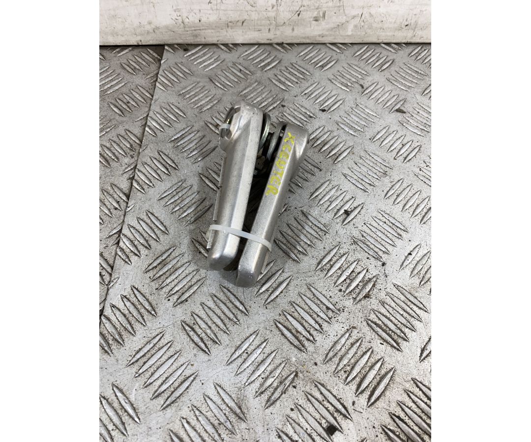 Coppia Pedalini Pedane Poggiapiedi Passeggero Yamaha Xenter 125 / 150 Dal 2011 al 2018  1754643036474