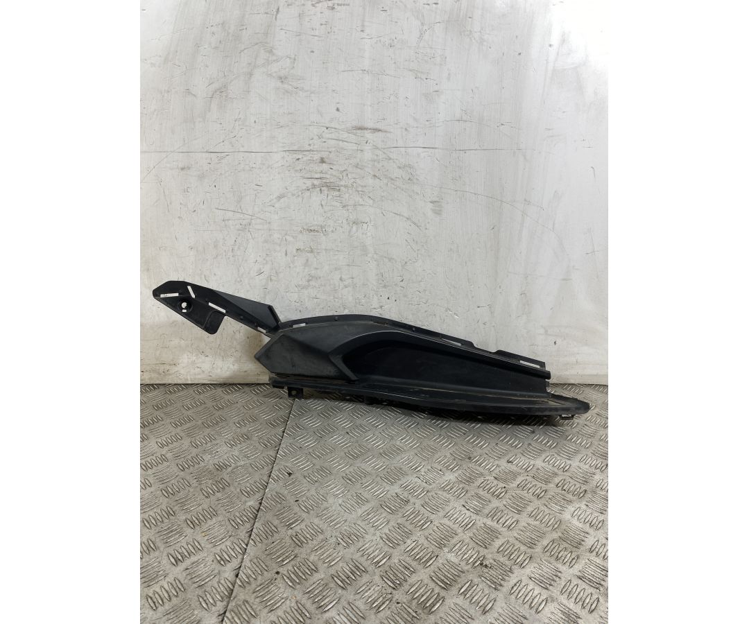 Carena Pedana Poggiapiedi Destra DX Kymco Downtown 350 ABS Dal 2016 Al 2020 COD 64310-ACD5-E000  1757595545544