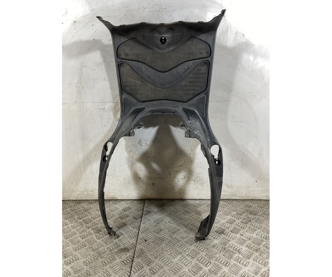 Carena Pedana Poggiapiedi Yamaha Xenter 125 / 150 Dal 2011 al 2018  1758028656202