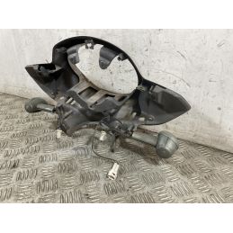 Carena Coprimanubrio portafaro Anteriore Con frecce Aprilia Scarabeo 125 / 200 ie Dal 2011 al 2016  1759910769352