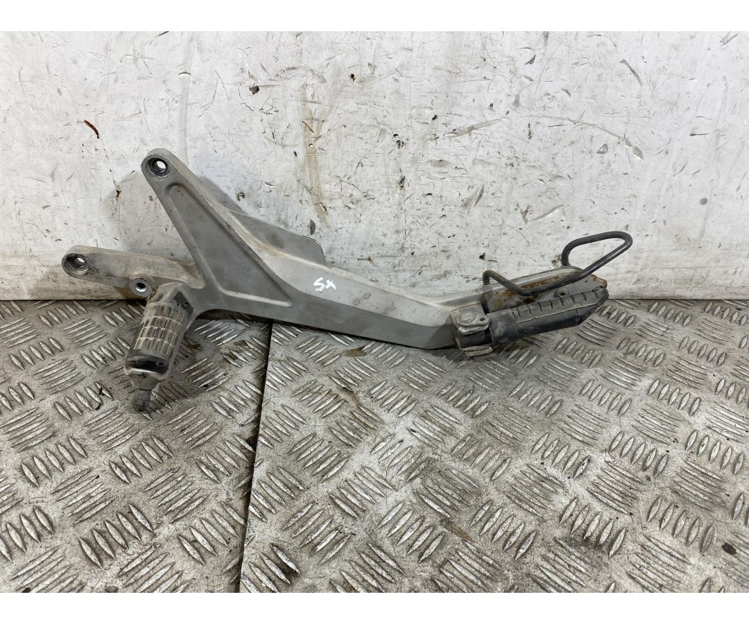 Staffa Pedana Poggiapiedi Sinistra Sx Completa Honda CB 900 F Hornet Dal 2002 al 2006  1759930849782