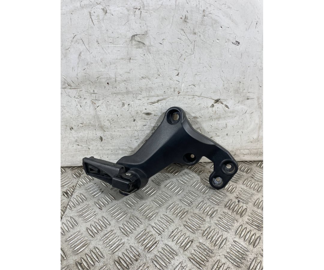 Pedana Poggiapiedi Passeggero Destro DX Keeway Motor V302 C Dal 2022 Al 2025  1761300293057