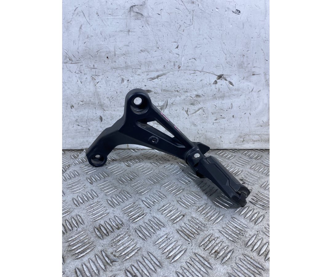 Pedana Poggiapiedi Passeggero Sinistro SX Keeway Motor V302 C Dal 2022 Al 2025  1761301866694