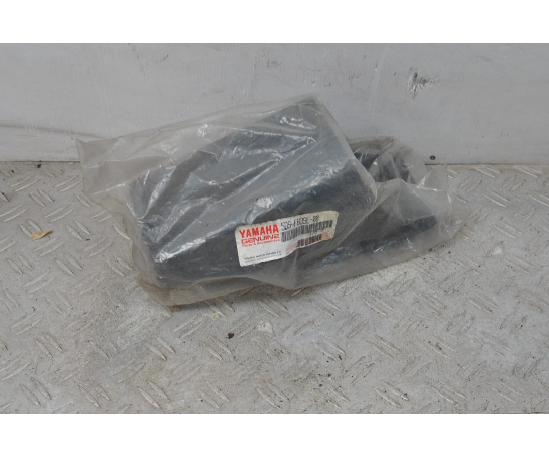 Vano Portaoggetti MBK Skyliner 125 / 150 / 180 Yamaha Majesty 125/150 dal 2000 al 2006 cod 5DS-F839L-00  1624355860417